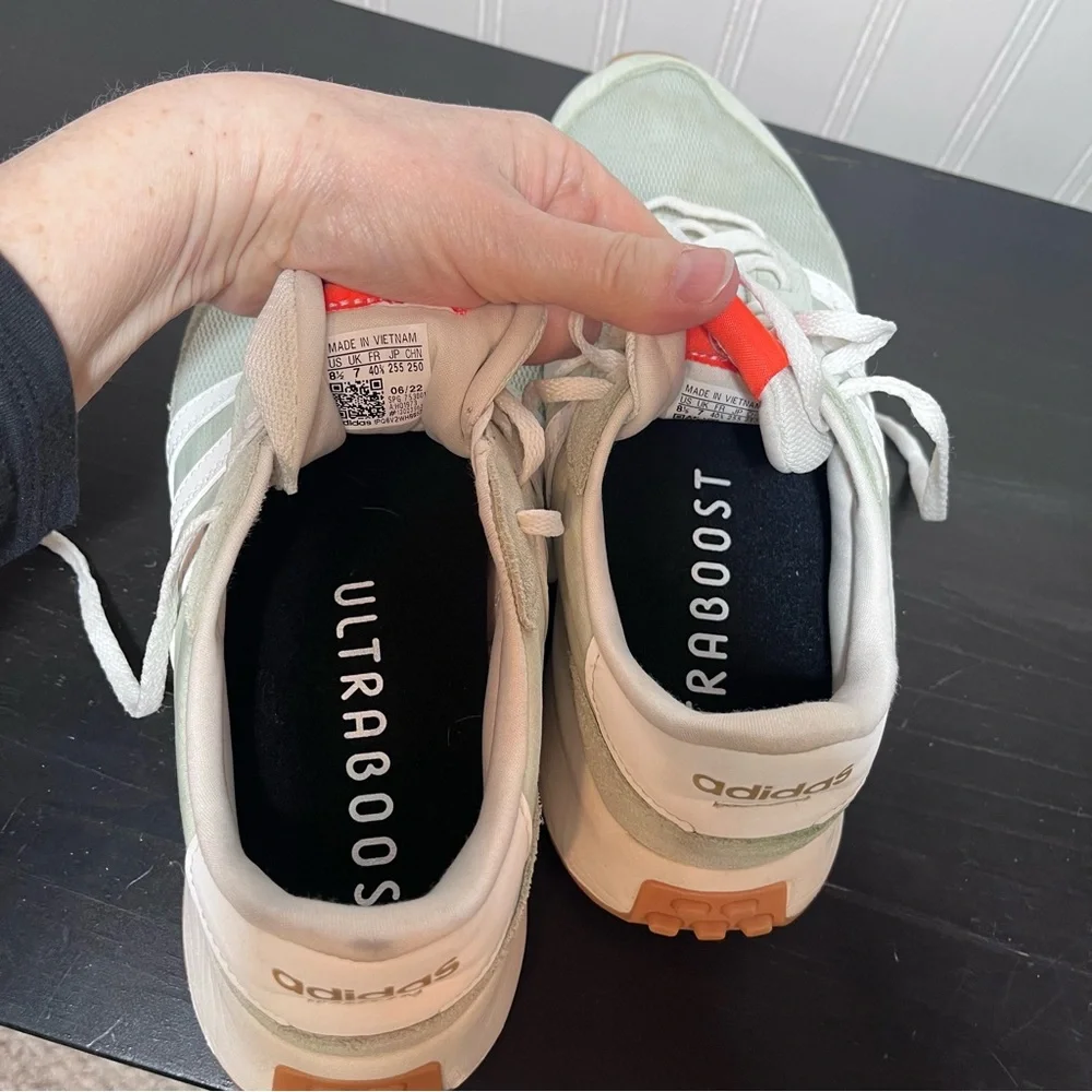 Adidas Retropy F2 Women's Shoes Halo Green White Gum Sole Sneakers size 8.5 - Picture 3 of 11